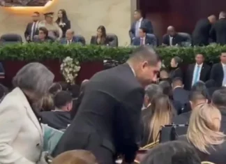 Diputados del PSH, se retiran del hemiciclo para no escuchar a Luis Redondo