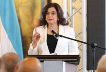 Rixi Moncada afirma que el compromiso de llevar la CICIH es firme e inquebrantable