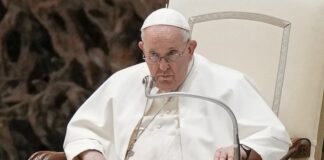 El papa Francisco lamenta que la humanidad camine en la oscuridad de las desigualdades y conflictos