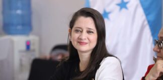 Diputada de Libre pide al Colegio Médico dejar “los celos y el egoísmo” por llegada de doctores cubanos