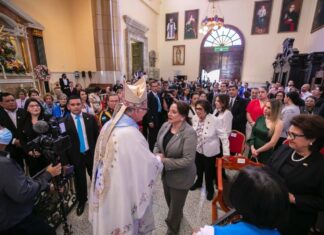 Presidenta Xiomara Castro y su gabinete participan en la misa en honor a la Virgen de Suyapa