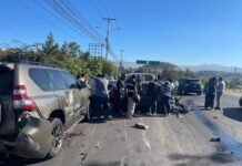 ¡Caos en el Anillo Periférico! Una rastra fuera de control embiste más de 25 automotores en un aparatoso accidente vial en Tegucigalpa
