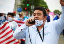 El gobierno hondureño ha sido incompetente y dañan a los migrantes, señala el presidente de la Fundación 15 de Septiembre, Juan Flores