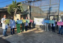 Médicos del hospital de La Paz realizan protesta para denunciar despidos injustificados
