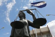 En completo hermetismo llegan algunos magistrados a las instalaciones de la CSJ