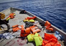 Mueren varios migrantes irregulares al naufragar una embarcación en el Caribe de Panamá