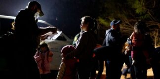 EE. UU. examinó de forma inadecuada a patrocinadores de niños migrantes que entraron solos