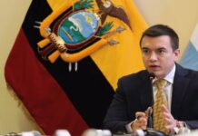 El presidente de Ecuador convoca a consulta sobre seguridad, justicia, inversión y empleo