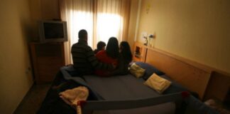 Familias enteras en una habitación, la realidad de muchos latinoamericanos en España