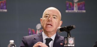 Cámara Baja volverá a votar cargos de juicio político contra jefe de Inmigración de Biden