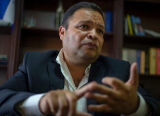 Diputado oficialista Jari Dixon apunta a sectores dentro del CNE en “rebeldía”