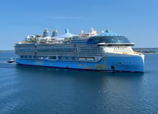 Crucero «Icon Of The Seas» rescata a catorce migrantes cubanos en el Caribe de Honduras