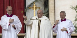 El papa urge al acceso de ayuda a Gaza y la liberación de los rehenes en mensaje de Pascua