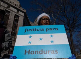 Hondureños reclaman en Nueva York justicia para las víctimas de Juan Orlando Hernández