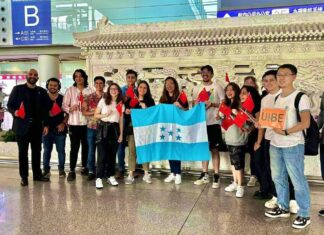 Becarios honudureños en China a punto de cancelarles sus estudios por falta de pago por parte del Gobierno