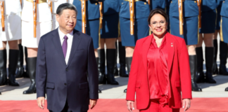 Xi y Castro se felicitan por el primer aniversario de relaciones entre China y Honduras