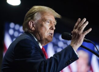 La retórica antiinmigrante de Donald Trump no disuade a algunos latinos de votar por él