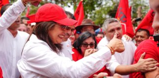 Precandidata Rixi Moncada visita Santa Cruz de Yojoa y pide que se unan a la «Rixineta»