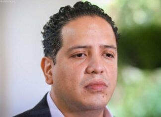 Dictan medidas sustitutivas para exgerente del SANAA acusado de maltrato verbal a cuatro empleadas