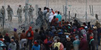 La Guardia Nacional de Texas desbordada por migrantes en la frontera de El Paso