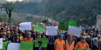 Trabajadores de la mina El Mochito persisten en su protesta ante retrasos en los pagos de sueldos