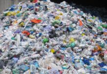 Los países de la ONU impulsarán la negociación para lograr un pacto antiplásticos en 2024