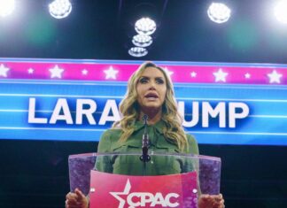 Presidenta del Partido Republicano renuncia y sube a la cúpula a la nuera de Trump