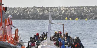 Las llegadas irregulares de migrantes a España suben un 353%