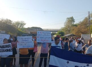 Pobladores de Namasigüe, Choluteca, bloquean calles exigiendo la aprobación del presupuesto 2024