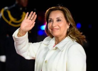 El escándalo de los relojes deja abierta la puerta de salida de Boluarte