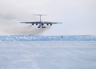 Se estrella avión de transporte militar con quince personas a bordo en el centro de Rusia