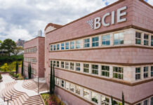 BCIE anuncia desembolsos para hospitales, carreteras y cajas rurales en Honduras