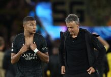 Luis Enrique y Mbappé se reúnen tras el cambio del delantero en Mónaco
