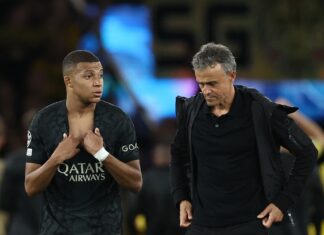 Luis Enrique y Mbappé se reúnen tras el cambio del delantero en Mónaco
