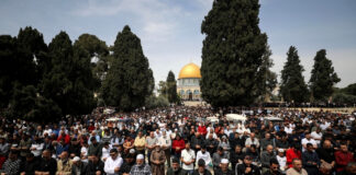 Unos 125.000 musulmanes acuden a rezar a Jerusalén Este en tercer viernes de Ramadán