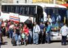 Veraneantes saturan de nuevo las terminales de autobuses en el Martes Santo