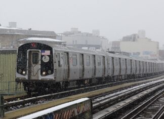 Nueva York pondrá en marcha un programa piloto para detectar armas en su metro