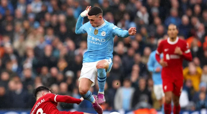 El Liverpool y Manchester City empatan 1-1 y dejan líder al Arsenal