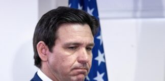 Condenan intención de DeSantis de replicar en Florida la drástica ley migratoria de Texas