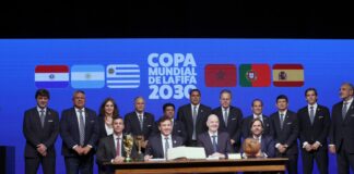 FIFA y Conmebol firman, junto a presidentes de Paraguay y Uruguay, acta del Mundial 2030