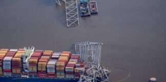 Baltimore denuncia al propietario y administrador del buque que derribó un puente en EEUU