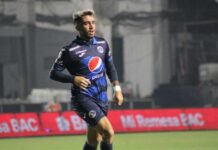 Con triplete del argentino Agustín Auzmendi, Motagua salta al segundo lugar en Honduras