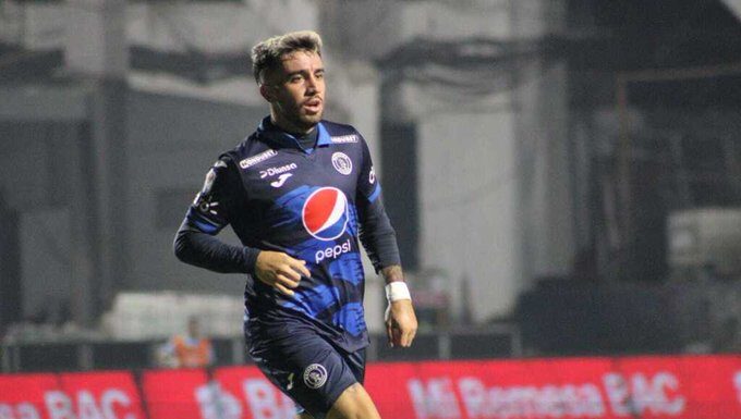 Con triplete del argentino Agustín Auzmendi, Motagua salta al segundo lugar en Honduras