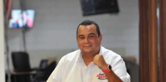 Alcalde Aldana pide a capitalinos bañarse en pareja para ahorrar agua