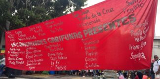 Garífunas protestan frente a Casa Presidencial exigiendo que se les respeten sus derechos