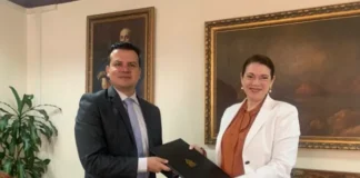 Honduras llama a su encargada de Negocios en Ecuador