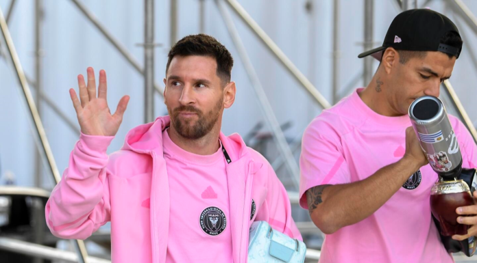 Cientos de mexicanos ovacionan a Messi a su llegada a Monterrey