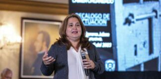 Viceministra Julissa Villanueva, denuncia conspiración de la Policía Nacional en su contra