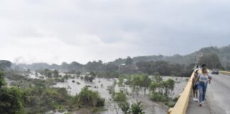 Incomunicadas más de 10 comunidades de La Ceiba por crecida del río Cangrejal