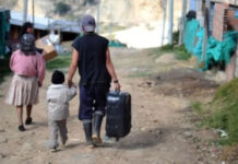 Miles de hondureños huyeron en 2023 por la violencia, pobreza e impunidad, según AI